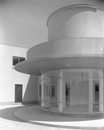 A cover of "Exterior buildings" cluster. The owner is haileejacobs. The cluster consists of 4 elements.