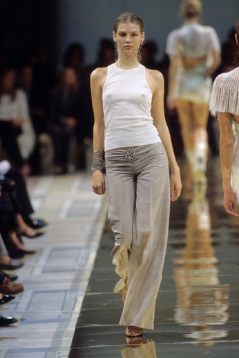 A cover of "HIGHFASH" cluster. The owner is avazuyus. The cluster consists of 28 elements.