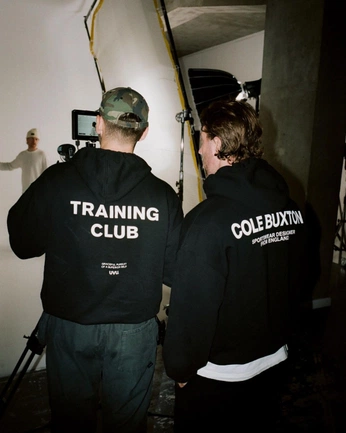 A cover of "shooting / bts" cluster. The owner is aiman. The cluster consists of 7 elements.