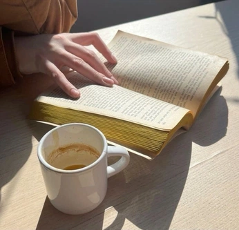 A cover of "punto" cluster. The owner is joacoespagnol. The cluster consists of 205 elements.