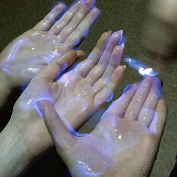 A cover of "WEIRD" cluster. The owner is reiayanami. The cluster consists of 10 elements.