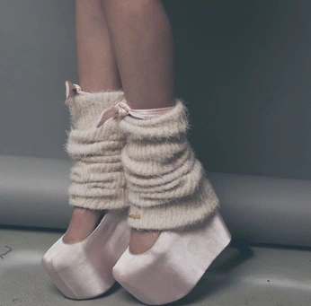 A cover of "styling" cluster. The owner is bellaswor.ld. The cluster consists of 61 elements.