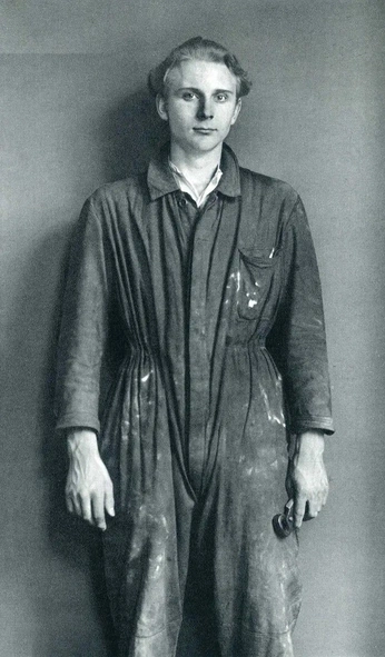 A cover of "HOS MERCH" cluster. The owner is marinrousselin. The cluster consists of 73 elements.