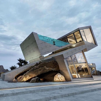 A cover of "studio final project" cluster. The owner is meadowreed. The cluster consists of 4 elements.