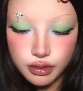 A cover of "Green Apple" cluster. The owner is xo.richeese. The cluster consists of 3 elements.