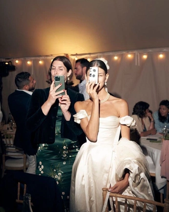 A cover of "ring on finger" cluster. The owner is michelletrc. The cluster consists of 18 elements.