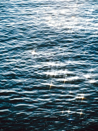 A cover of "Sea" cluster. The owner is yunnn. The cluster consists of 2 elements.