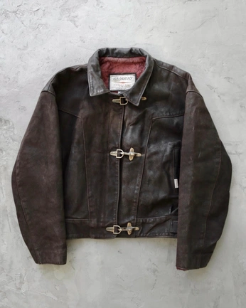 A cover of "clothing" cluster. The owner is yannicschryber. The cluster consists of 1 element.