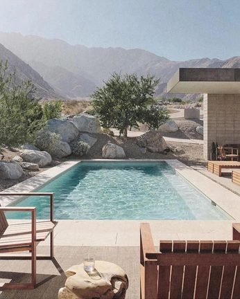 A cover of "pools" cluster. The owner is huiggggy. The cluster consists of 1 element.