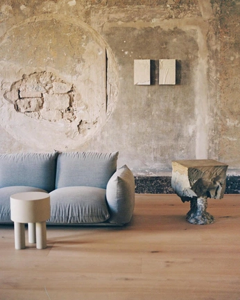 A cover of "Sofa" cluster. The owner is tsukimii. The cluster consists of 3 elements.