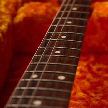 A cover of "DR / '70s Singer" cluster. The owner is shiftinguniverse. The cluster consists of 13 elements.