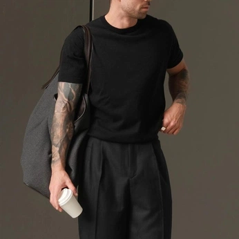 A cover of "Outfits" cluster. The owner is sasacecavac. The cluster description is "Fits from the www". The cluster consists of 63 elements.