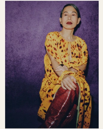 A cover of "color" cluster. The owner is keyframed. The cluster consists of 5 elements.