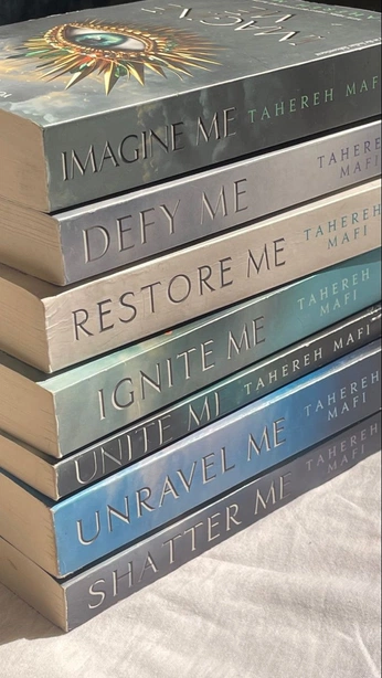 A cover of "Books <3<3" cluster. The owner is sirius.winter. The cluster consists of 9 elements.