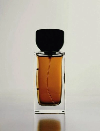 A cover of "Perfume" cluster. The owner is futurdust. The cluster consists of 26 elements.