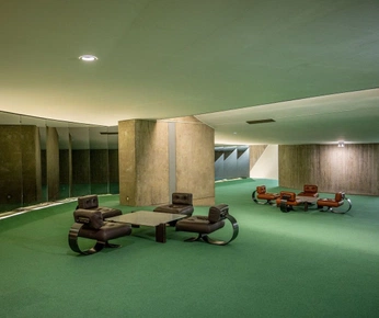 A cover of "ENTRANCES" cluster. The owner is slancha. The cluster consists of 1 element.