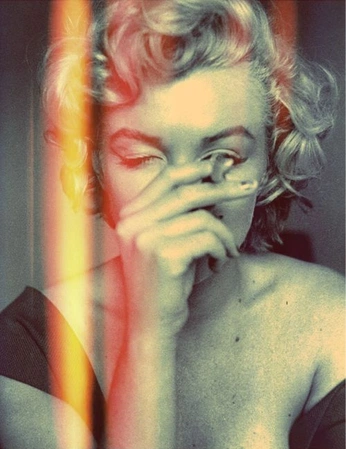 A cover of "feminen side of Marilyn" cluster. The owner is fatmazehrag. The cluster description is "the side in her people couldn't see". The cluster consists of 19 elements.