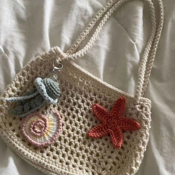 A cover of "chrochet" cluster. The owner is ella213. The cluster consists of 4 elements.