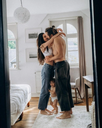 A cover of "Семья" cluster. The owner is sigareva. The cluster consists of 1 element.