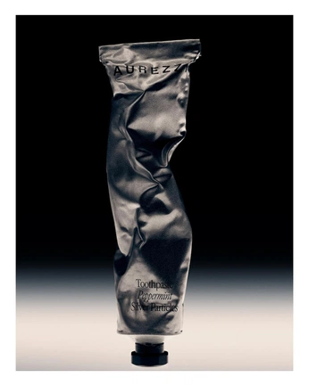 A cover of "absurd" cluster. The owner is maticec. The cluster consists of 20 elements.