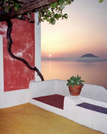 A cover of "Ibiza retro" cluster. The owner is petronejuancruz. The cluster consists of 2 elements.