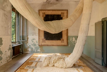 A cover of "Feeling" cluster. The owner is vanserman. The cluster consists of 110 elements.