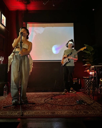 A cover of "Sala de ensayo" cluster. The owner is robertdelirio. The cluster consists of 14 elements.