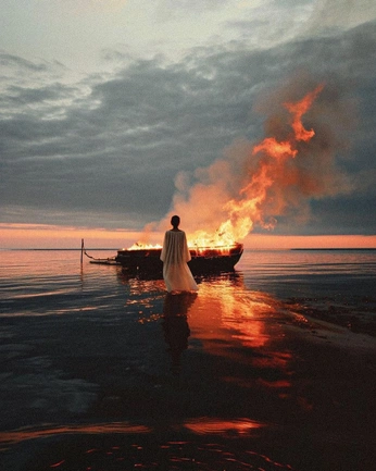 A cover of "Kristov Sevoy" cluster. The owner is electrite. The cluster consists of 18 elements.