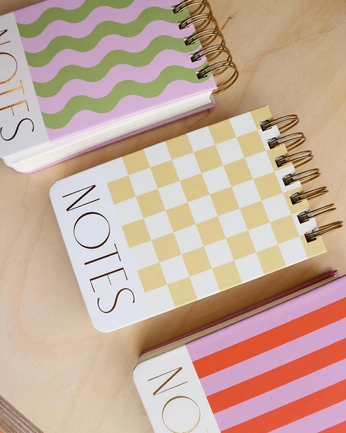 A cover of "design" cluster. The owner is leticiabhaer. The cluster consists of 4 elements.