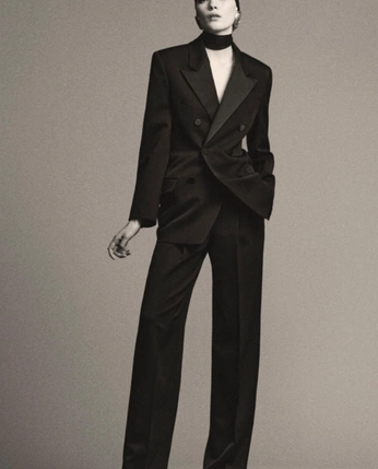 A cover of "Fashion has no gender" cluster. The owner is eilatan. The cluster consists of 8 elements.