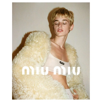 A cover of "Editorial" cluster. The owner is quinluo. The cluster consists of 8 elements.