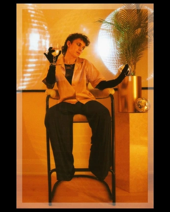 A cover of "thirsting over kurtissss" cluster. The owner is sidzoned. The cluster consists of 6 elements.