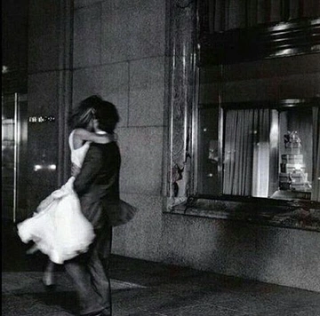 Cover of kiss / disco cluster