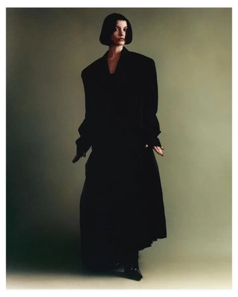 A cover of "motive" cluster. The owner is cosmicmuse. The cluster consists of 44 elements.