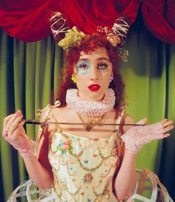 A cover of "chappell roan" cluster. The owner is gakkbi. The cluster consists of 19 elements.