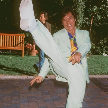 A cover of "People" cluster. The owner is areajack. The cluster consists of 130 elements.