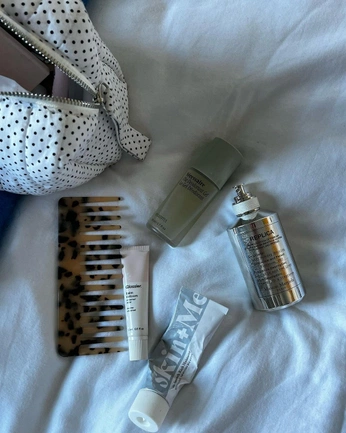 A cover of "🫐" cluster. The owner is ines.gli. The cluster consists of 9 elements.