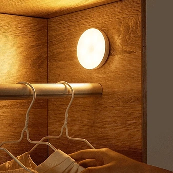 A cover of "lighting" cluster. The owner is tierrart. The cluster consists of 21 elements.