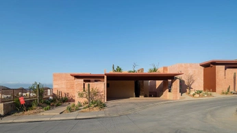 A cover of "ARQ" cluster. The owner is manuelagf. The cluster consists of 2 elements.