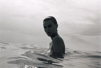 A cover of "Black & White" cluster. The owner is bxstudios. The cluster consists of 24 elements.