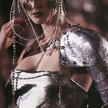 A cover of "goddess of battle" cluster. The owner is alexhaobao. The cluster consists of 10 elements.