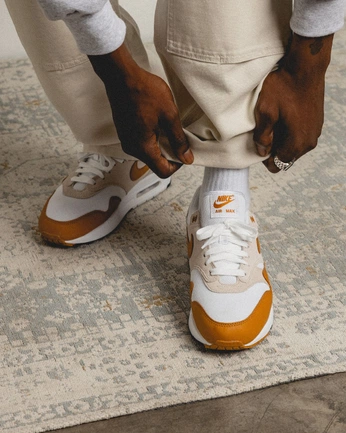 A cover of "fashion" cluster. The owner is tylerj. The cluster consists of 260 elements.