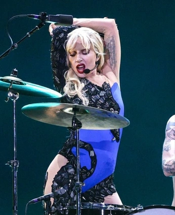 A cover of "gaga" cluster. The owner is occamschainsaw. The cluster consists of 1 element.