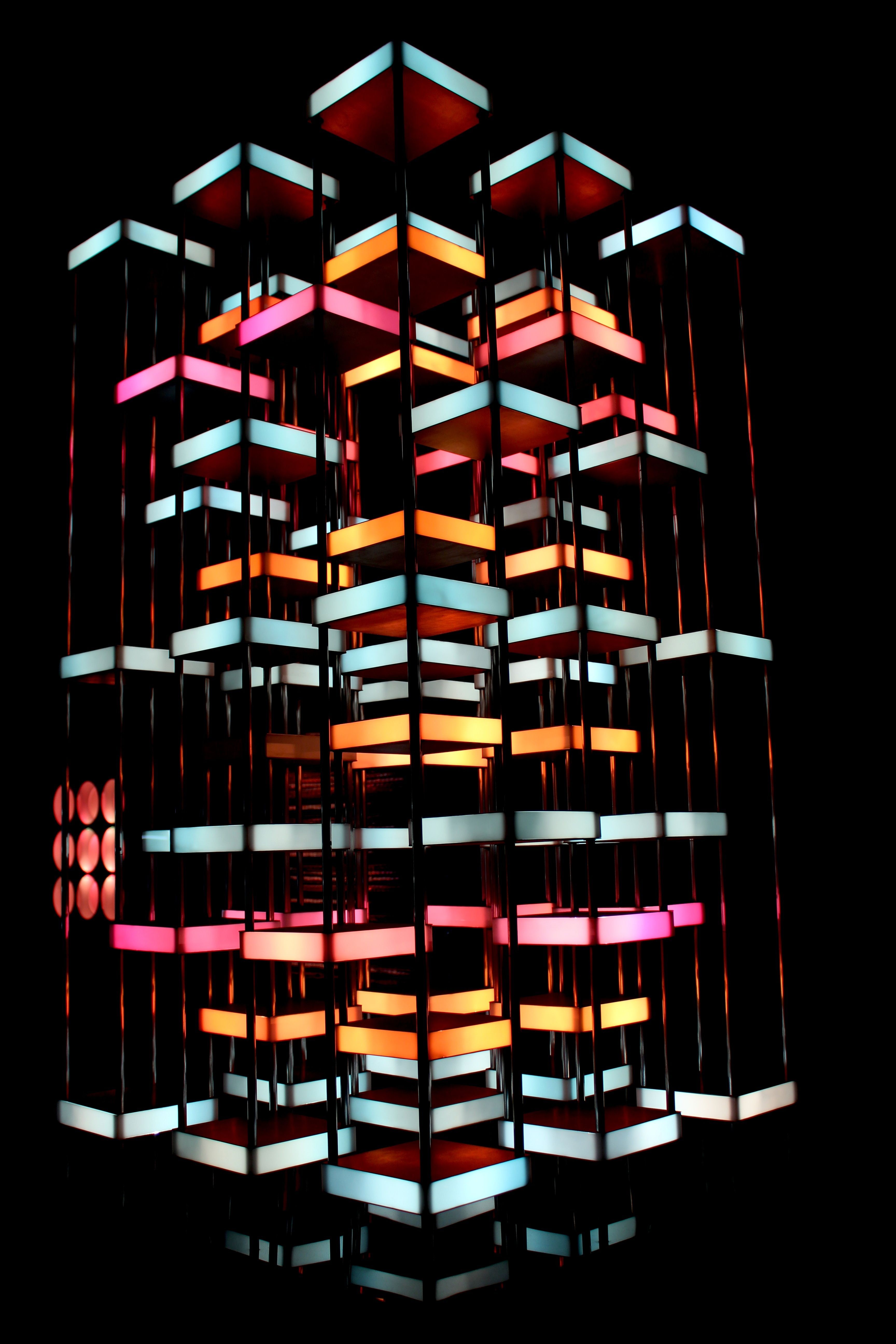 Tour Orthogonale, a light sculpture by artist Gregorio Vardanega.