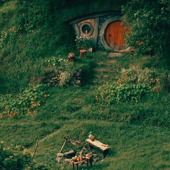 A cover of "lord of the rings." cluster. The owner is serenasimp. The cluster consists of 11 elements.