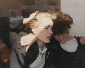 A cover of "babes of the 80's" cluster. The owner is ephermania. The cluster consists of 6 elements.