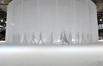 A cover of "Fashion" cluster. The owner is jessieschuster. The cluster consists of 17 elements.