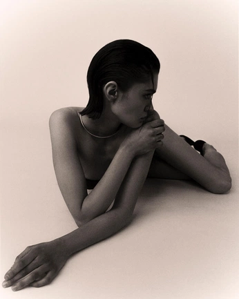 A cover of "Bw" cluster. The owner is sofiaoli. The cluster consists of 16 elements.