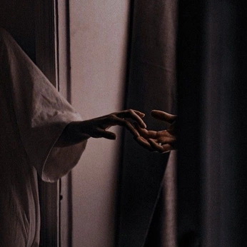 A cover of "Gravitational pull" cluster. The owner is heatherx. The cluster description is "Come. Fall through the sky with me.". The cluster consists of 49 elements.