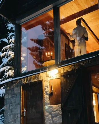 A cover of "chalet" cluster. The owner is lizfarley. The cluster consists of 6 elements.